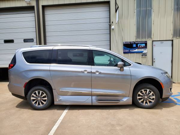 Wheelchair Accessible Van 2020 Chrysler Pacifica VMI SIDE ENTRY for sale in Tulsa, OK – photo 9