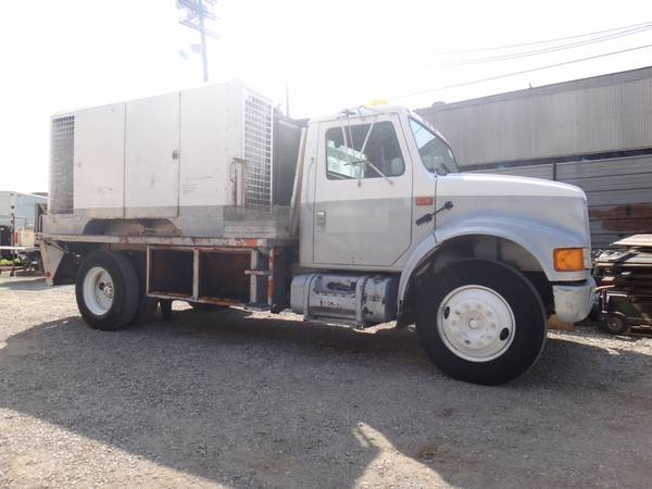1992 INTERNATIONAL TRUCK 4600 WITH AIR COMPRESSOR - cars & trucks -... for sale in Los Angeles, CA – photo 4