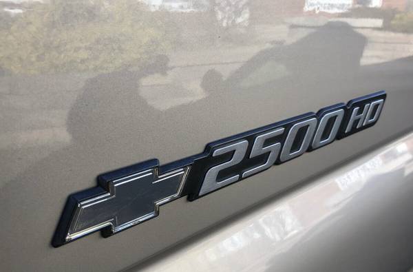 06 Chevy Silverado 2500HD 4X4-Runs 100 32K Miles/Super Deal - cars for sale in Boardman, OH – photo 15