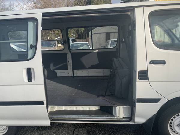 ▐♣▌1990 Toyota Hiace Cargo Van dual sliding doors - cars & trucks -... for sale in Lake Oswego, OR – photo 9