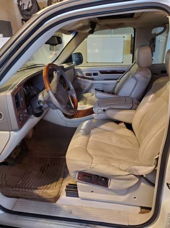 2002 Cadillac Escalade - cars & trucks - by owner - vehicle... for sale in Volga, SD – photo 15