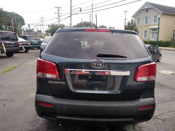 2011 Kia Sorento AWD 4dr lx (CREDIT APPROVAL) for sale in Troy, NY – photo 4