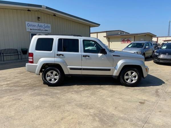 2010 Jeep Liberty RWD Sport FREE WARRANTY!!! **FREE CARFAX** - cars... for sale in Catoosa, AR – photo 3