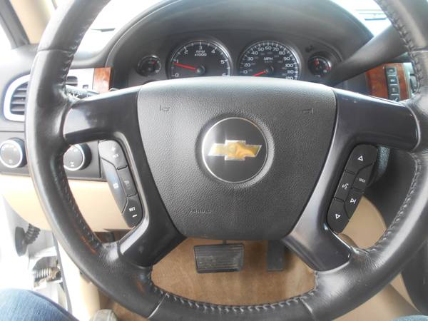 2007 Chevy Suburban LT 4x4 for sale in Wichita, KS – photo 12