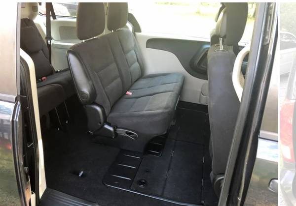 2014 Dodge Grand Caravan / Stow-N-Go / Center Bench / Side Air Bags... for sale in Summerville , SC – photo 6