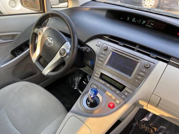 2015 Toyota Prius Three 4dr Hatchback - Comes with Warranty! - cars... for sale in Rancho Cordova, CA – photo 20