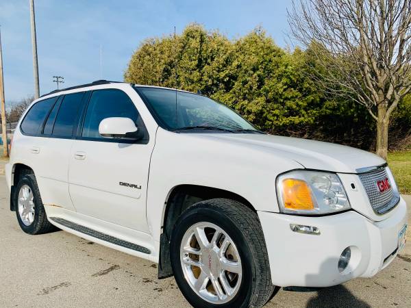2009 GMC ENVOY DENALI 5.3L!! LIKE NEW TIRES!! - cars & trucks - by... for sale in Le Roy, IA – photo 3