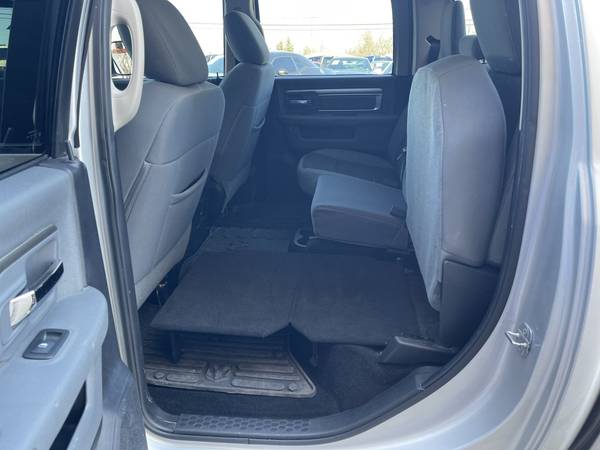 2014 RAM 1500 CREW CAB SLT 5 7L HEMI 4x4 CLEAN CARFAX - cars & for sale in O Fallon, MO – photo 12