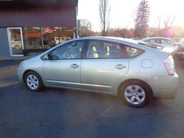 2006 Toyota Prius 4-Door Liftback - cars & trucks - by dealer -... for sale in Moscow, WA – photo 2
