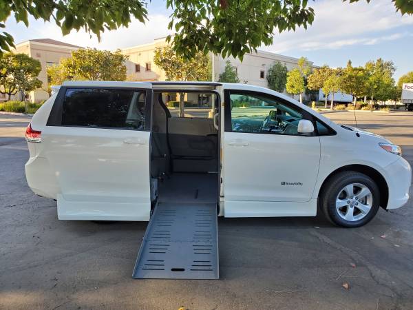 Handicap Toyota Sienna LE Van Conversion for sale in Camarillo, CA – photo 16