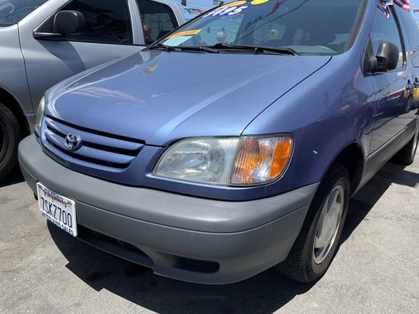 2001 Toyota Sienna LE for sale in midway city, CA – photo 3