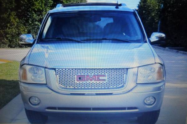2005 GMC Envoy, v-6, SUV, fully loaded, silver W/leather, sunroof for sale in Fort Lauderdale, FL – photo 2
