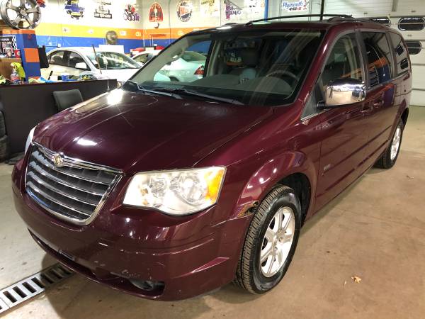2008 Chrysler town and country - cars & trucks - by dealer - vehicle... for sale in Columbus, OH – photo 7