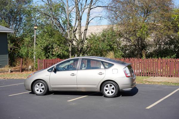 2007 Toyota Prius Well Maintained! 51.2 MPG - cars & trucks - by... for sale in Madison, WI – photo 6