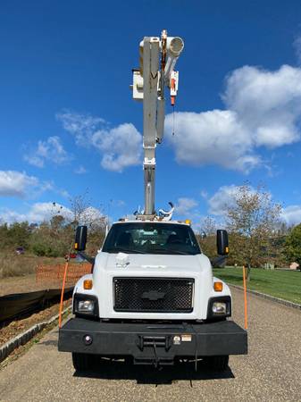 09 CHEVY C8500 UTILITY BODY 47FT BUCKET TRUCK WITH CABLE... for sale in New Egypt, NJ – photo 5
