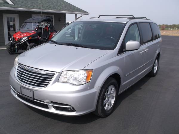 2012 CHRYSLER TOWN & COUNTRY - - by dealer - vehicle for sale in RED BUD, IL, MO – photo 7