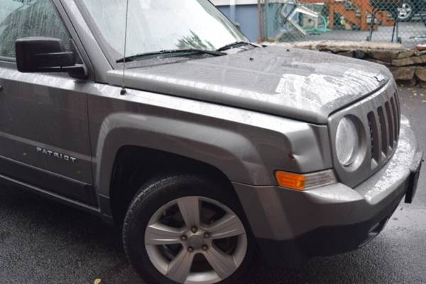 *2012* *Jeep* *Patriot* *Latitude 4dr SUV* - cars & trucks - by... for sale in Paterson, MD – photo 8