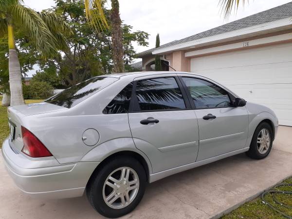 Ford Focus 5 speed manual shift 78k miles - cars & trucks - by owner... for sale in Cape Coral, FL – photo 4