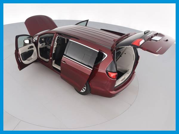 2018 Chrysler Pacifica Touring Plus Minivan 4D van Burgundy for sale in Atlanta, MD – photo 17