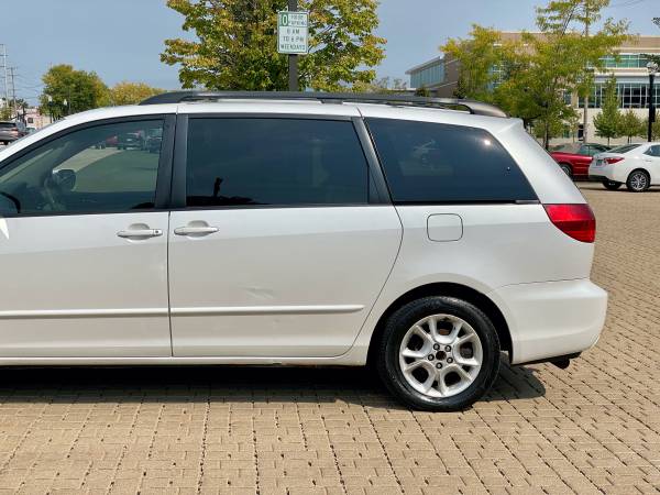 2004 Toyota Sienna XLE Limited - cars & trucks - by dealer - vehicle... for sale in Aurora, IL – photo 6