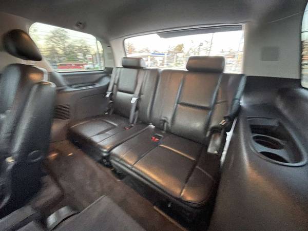 2009 Cadillac Escalade Luxury SUV 3rd Row Seats LOW MILES for sale in Saint Louis, MO – photo 17