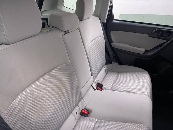 2015 Subaru Forester 2.5i Premium Sport Utility 4D hatchback White -... for sale in Austin, TX – photo 18