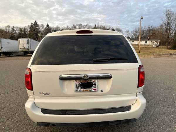 Nice 06 Chrysler Town and Country Minivan - cars & trucks - by owner... for sale in mosinee, WI – photo 3