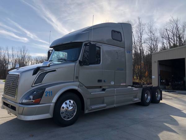 2009 Volvo vnl 670 - cars & trucks - by owner - vehicle automotive... for sale in Westfield, MA – photo 3
