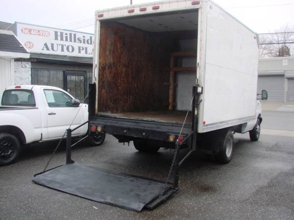 2005 FORD E350 SD CUTAWAY 12FT BOX TRUCK - - by dealer for sale in Richmond Hill, NY – photo 17