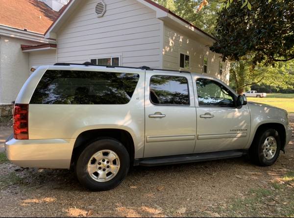 2012 Chevrolet Suburban - cars & trucks - by owner - vehicle... for sale in Crystal Springs, MS – photo 3