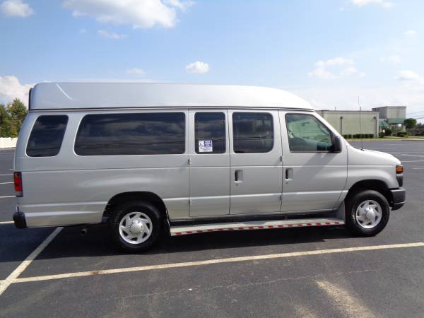 2008 FORD E-250 PASSENGER VAN! 1-OWNER, WHEEL CHAIR ACCESSIBLE!! for sale in PALMYRA, DE – photo 6