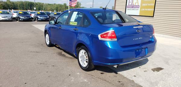 FUEL EFFICIENT!! 2011 Ford Focus 4dr Sdn SE for sale in Chesaning, MI – photo 7