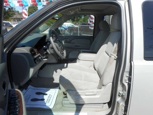 2007 GMC YUKON SLE 4X4 THIRD ROW SEATING *NEW TIRES* NICE for sale in Anderson, CA – photo 15