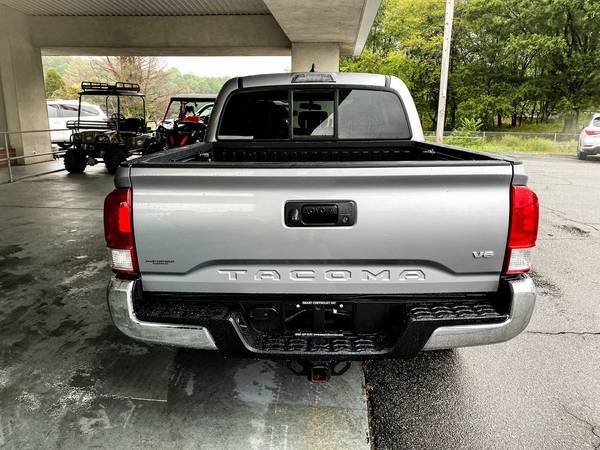 Toyota Tacoma Pickup Truck Crew Cab Automatic Carfax 1 Owner Trucks... for sale in Athens, GA – photo 3