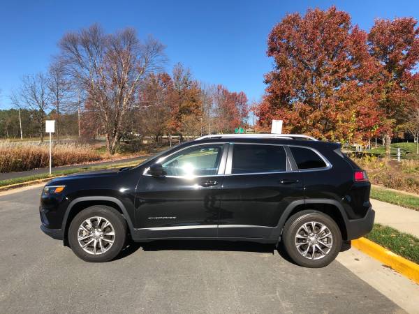 2019 Jeep Cherokee - cars & trucks - by owner - vehicle automotive... for sale in Herndon, District Of Columbia – photo 2