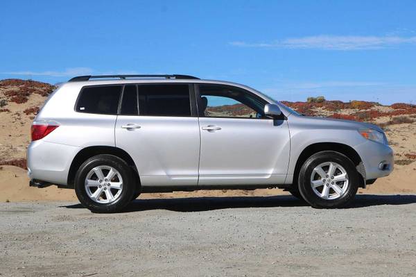 2010 Toyota Highlander Silver *PRICED TO SELL SOON!* - cars & trucks... for sale in Monterey, CA – photo 3