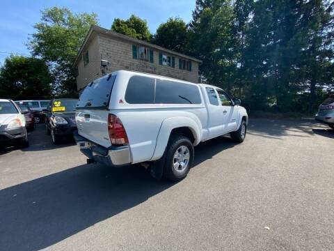 2005 Toyota Tacoma Access Cab I4 Manual 4WD - cars & trucks - by... for sale in Methuen, MA – photo 5