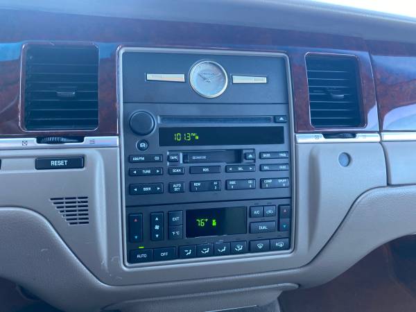2005 LINCOLN TOWN CAR ONE OWNER ONLY 30500 MILES LIKE NEW - cars & for sale in Caledonia, MI – photo 20