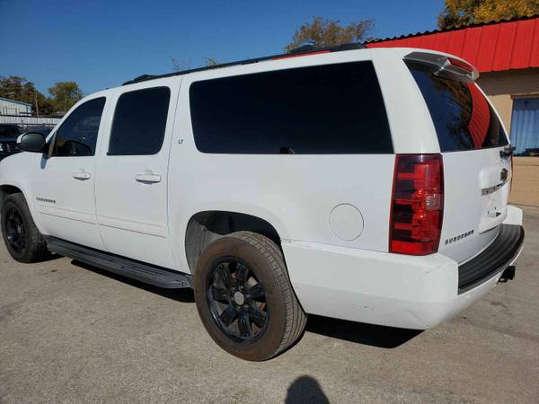 11 CHEVROLET SUBURBAN 1500 LT RWD - cars & trucks - by dealer -... for sale in Fort Worth, TX – photo 6