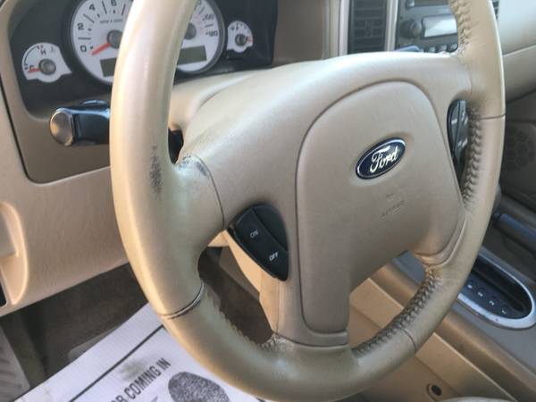 2005 Ford Escape Limited 2WD - - by dealer - vehicle for sale in Bowling green, OH – photo 10