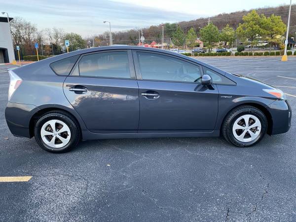 2013 Toyota Prius Four 4dr Hatchback hatchback Gray - cars & trucks... for sale in Fayetteville, AR – photo 4