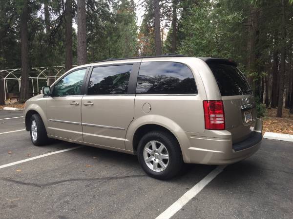 2009 Chrysler Town and Country Low miles! New Tires! - cars & trucks... for sale in Chico, CA – photo 5