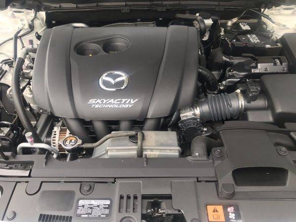 2018 Mazda Mazda3 Sport ( Easy Financing Available ) for sale in Gladstone, OR – photo 17