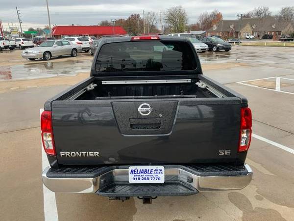 2010 Nissan Frontier 2WD Crew Cab SWB Auto SE - cars & trucks - by... for sale in Broken Arrow, MO – photo 4