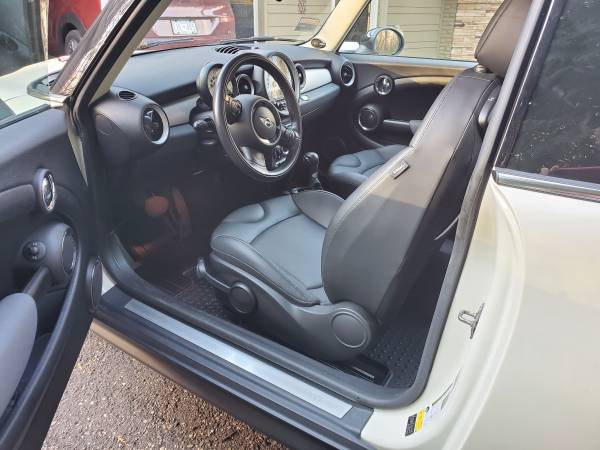 2011 Mini Cooper Hardtop - cars & trucks - by owner - vehicle... for sale in Afton, MN – photo 4
