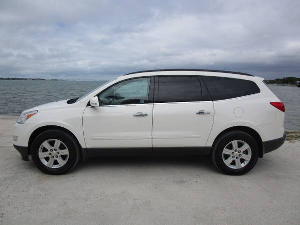 2011 CHEVROLET TRAVERSE LT ONE FL OWNED 7 PASS EXTRA NICE! - cars & for sale in Sarasota, FL – photo 2