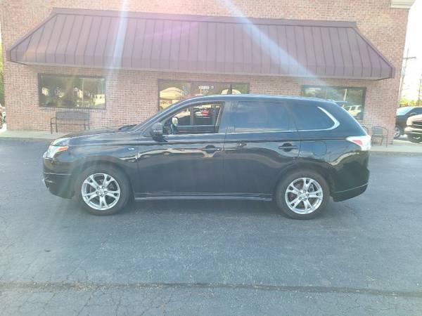 2014 Mitsubishi Outlander GT 4WD - - by dealer for sale in High Point, NC – photo 2