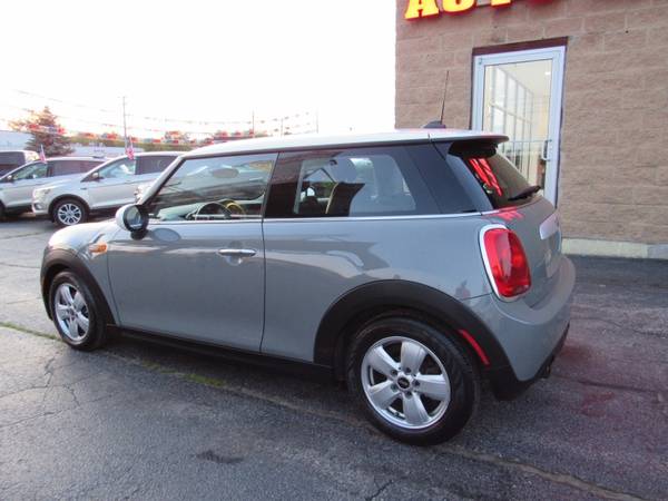 2015 MINI Cooper Hardtop HB - cars & trucks - by dealer - vehicle... for sale in Rockford, WI – photo 5