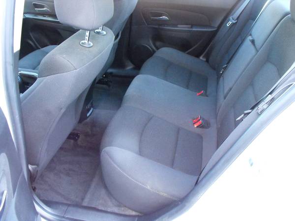 2014 Chevy Cruze LT CLEAN - - by dealer - vehicle for sale in Farmington, MI – photo 9