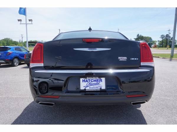2019 Chrysler 300 Limited - - by dealer - vehicle for sale in Brownsville, TN – photo 6